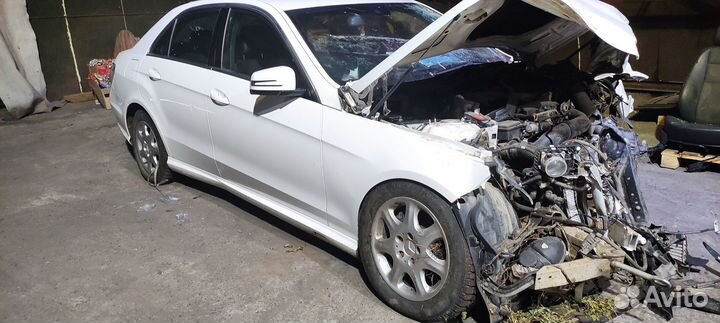 Mercedes-Benz E-класс 1.8 AT, 2012, битый, 180 000 км
