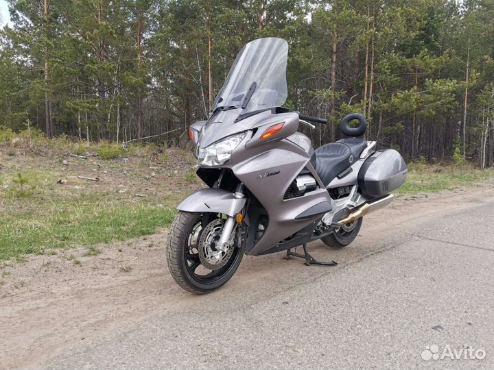 Продам мотоцикл honda ST1300