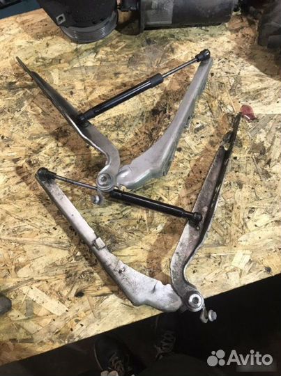 Петли капота Volvo S60 2002