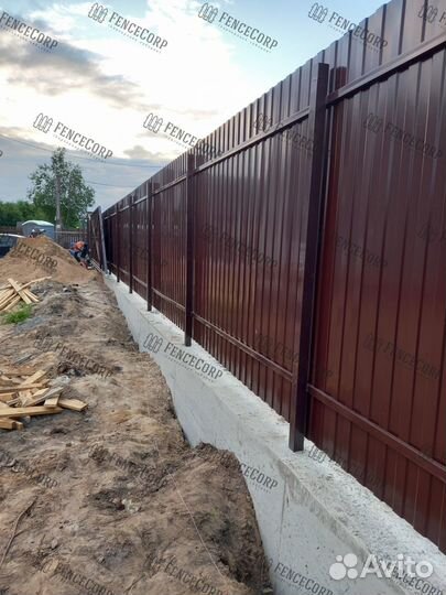 Забор из профлиста для дачи 1.8 м. 0.4 мм. C8