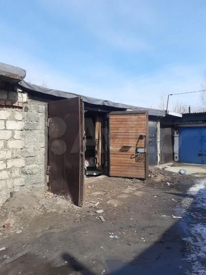 Гараж, > 30 м²