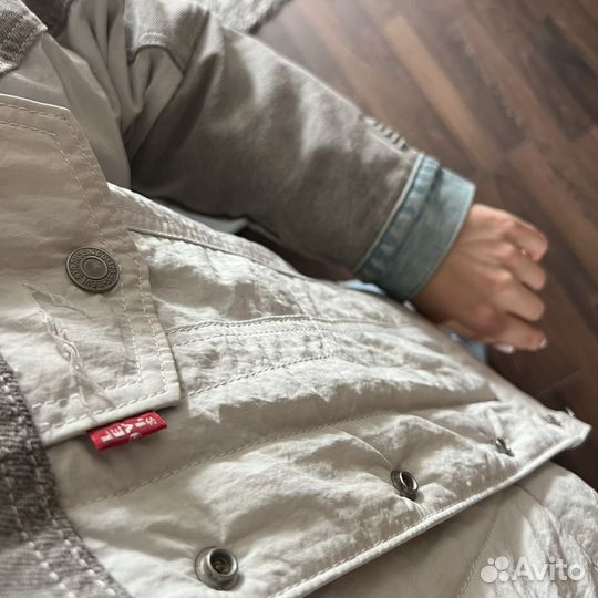 Укороченна демисезонная куртка levis&new balance