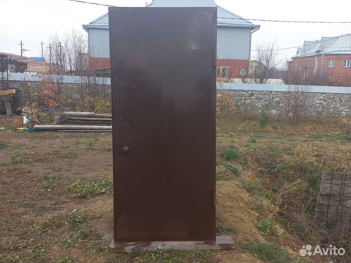 Металлическая дверь бу