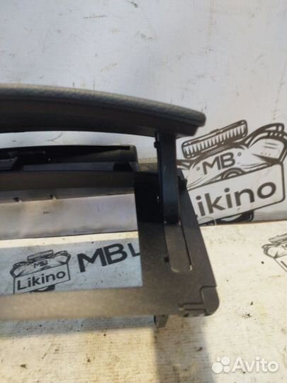 Бардачок центральной консоли Mercedes W221 Rest