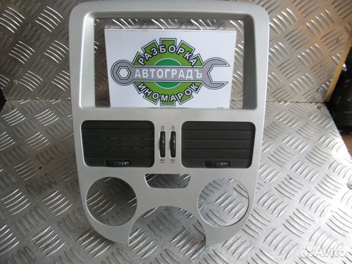 Накладка центральной консоли Chery Very A13 2012г