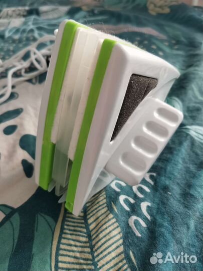 Магнитная щетка для мытья окон