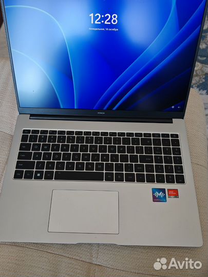 Ноnоr МаgісВоок Х16 Рrо Rуzеn 7 7840