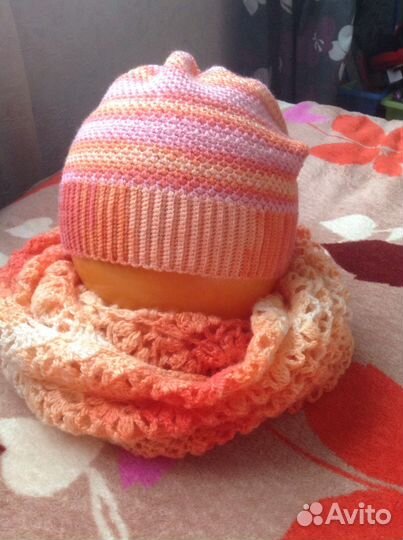 Вязаный комплект (шапка и снуд)