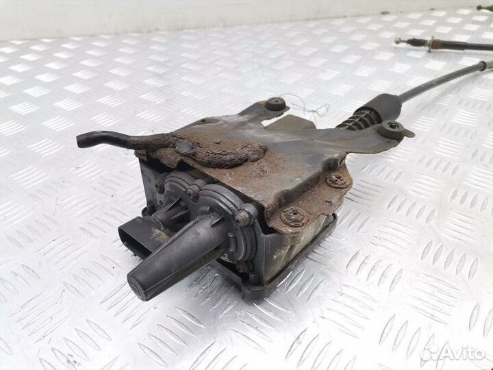 Блок управления ручником для Opel Astra J 13582928