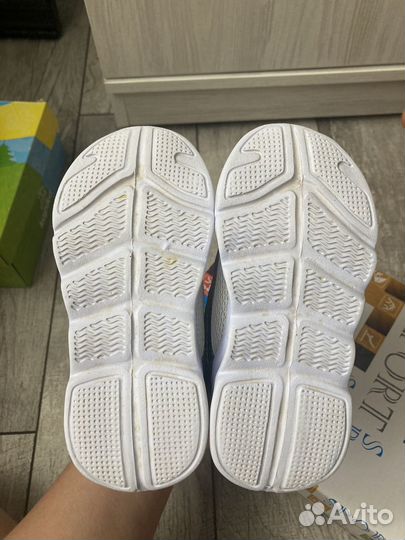 Кроссовки котофей