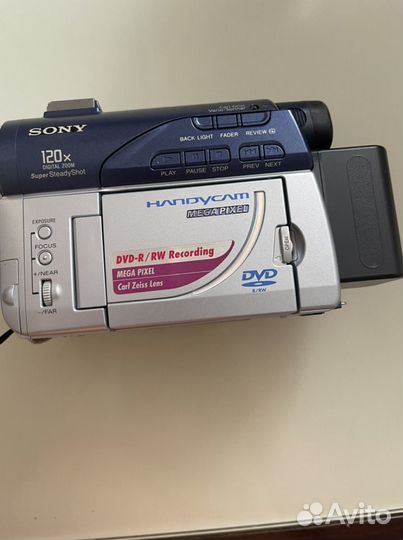 Камера Sony DCR-DVD200E