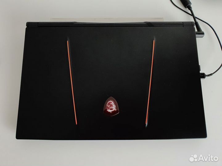 Ноутбук MSI 17