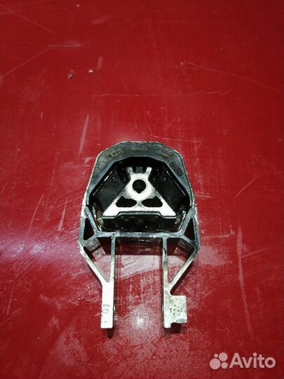 Подушка кпп Ford Focus 3 2013