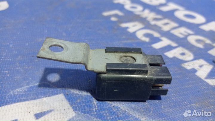 Реле Mitsubishi Pajero 3 внедорожник 4M41 2001