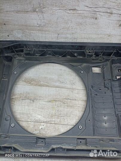 Диффузор радиатора Peugeot 308 EP6T 2011