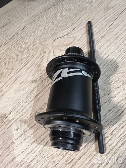 Втулка передняя shimano zee 20/110 ось