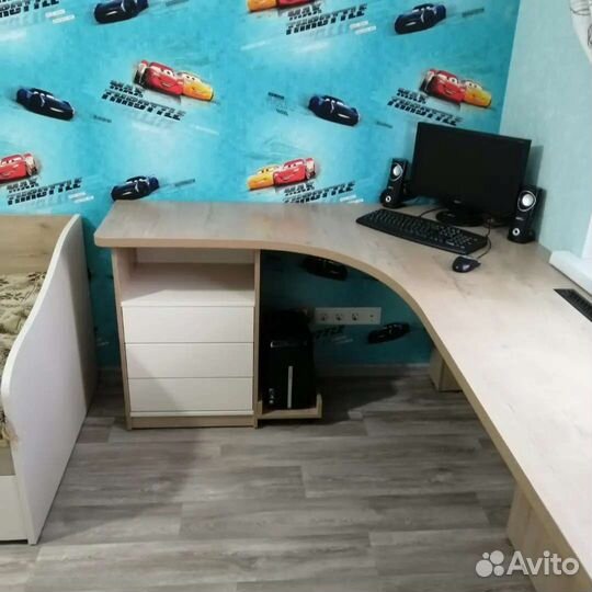 Мебель в детскую комнату