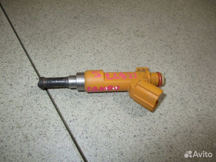 Форсунка инжекторная Toyota Camry 50
