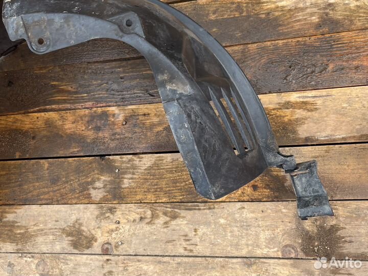 Подкрылок передний левый Ford Fusion