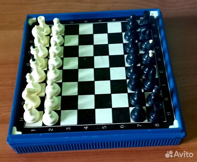 Дорожные магнитные шахматы времен 
