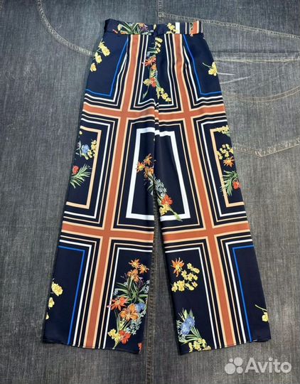 Брюки концерна Max Mara оригинал новые 42it