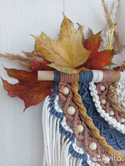 Панно полукруглое, цветное, макраме