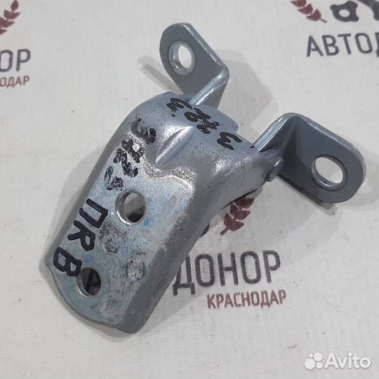 Петля двери верхняя передняя правая Hyundai