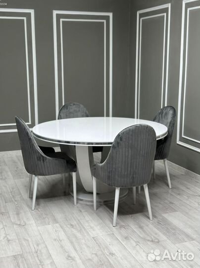 Стол и стулья в гостиную.Оплата при получении