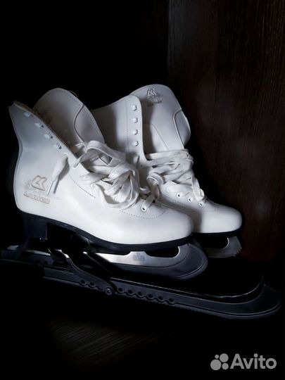 Коньки фигурные женские 40 размер