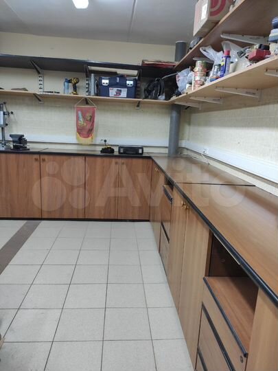 Гараж, > 30 м²