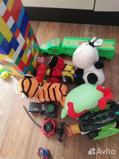 Игрушки, букварь