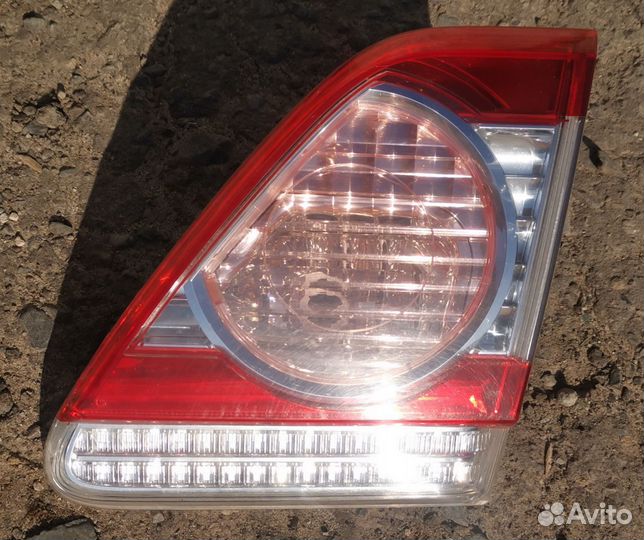 Фонарь в багажник правый Toyota Corolla 150 rest