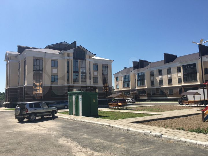 2-к. квартира, 58 м², 1/3 эт.