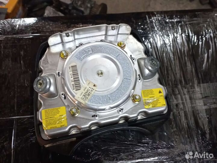 VW T4 Caravelle подушка-Airbag 701880203С водителя