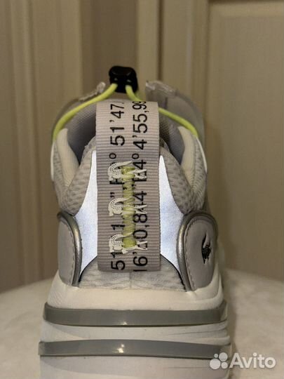 Женские кроссовки Lacoste