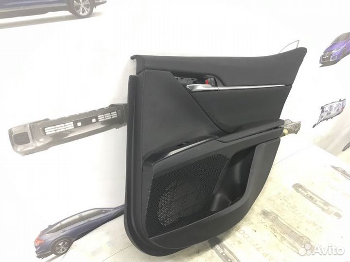 Обшивка двери задняя правая Toyota Camry V70
