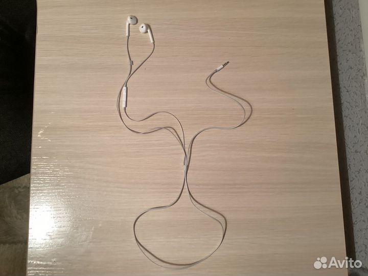 Проводные наушники iPhone