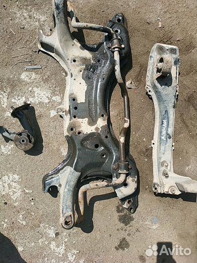 Передний подрамник geely emgrand ec7 2012 г