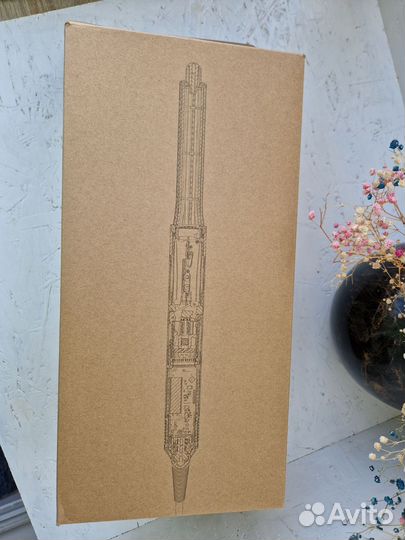 Коробка от стайлера dyson