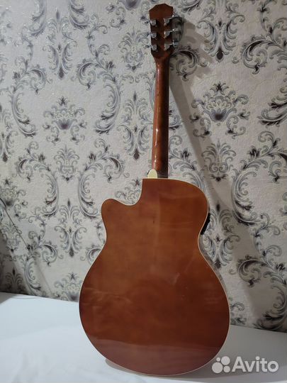 Электроакустическая гитара