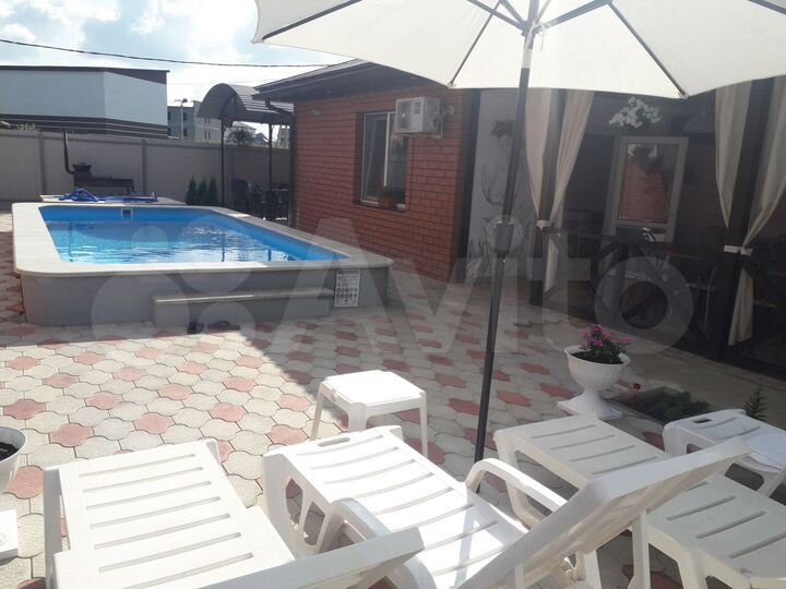 Комната 18 м² в 8-к., 1/2 эт.