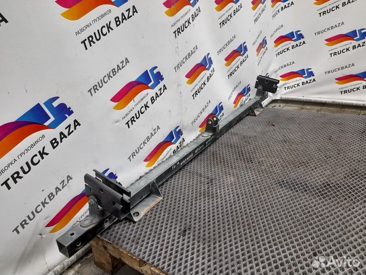 Кронштейн спойлера крыши Volvo FH