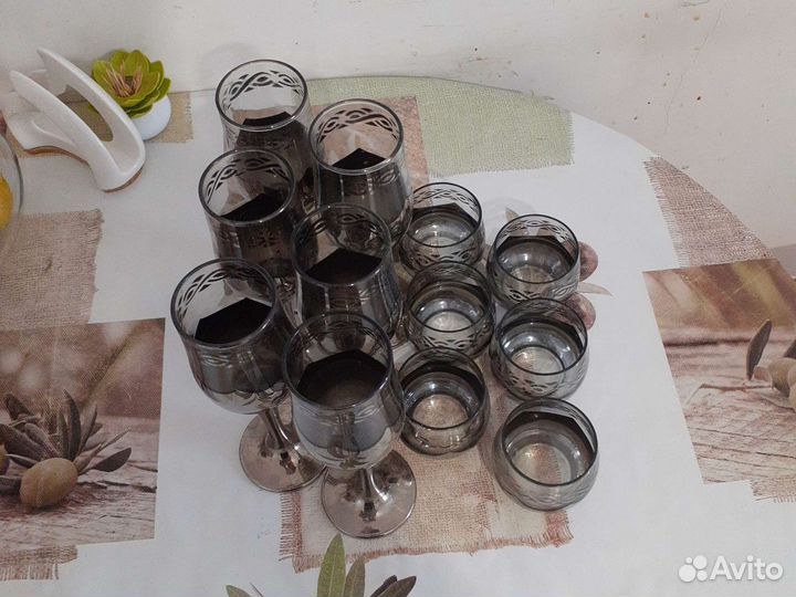 Бокалы и стопки