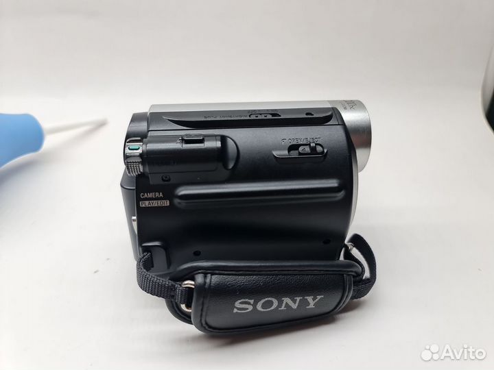 Видеокамера Sony DCR-HC52E