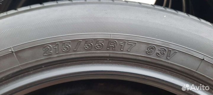 Yokohama E70B 215/55 R17 93V