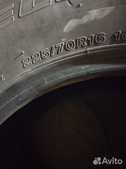 Bridgestone Dueler H/T 687 225/70 R16