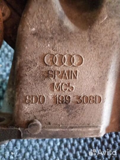 Кронштейн двигателя ауди