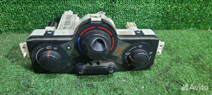 Блок управления отопителем Renault Megane 2 2006
