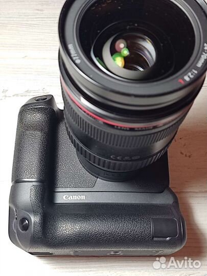 Батарейный блок canon BG-E22