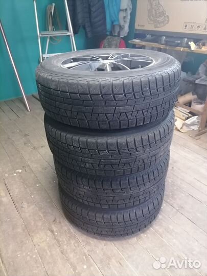 Yokohama Ice Guard IG50+ 215/65 R16
